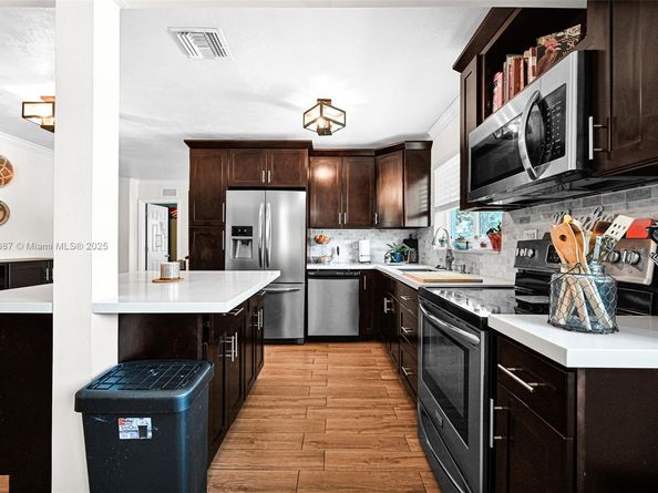 9491 SW 54th St, Miami FL 33165