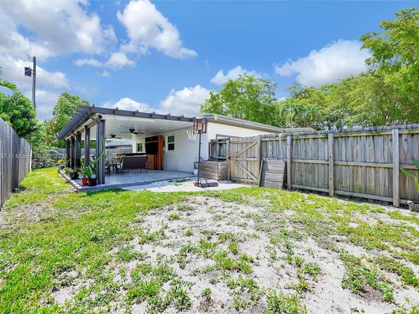 9491 SW 54th St, Miami FL 33165