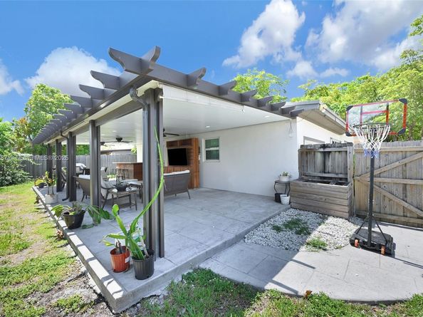 9491 SW 54th St, Miami FL 33165