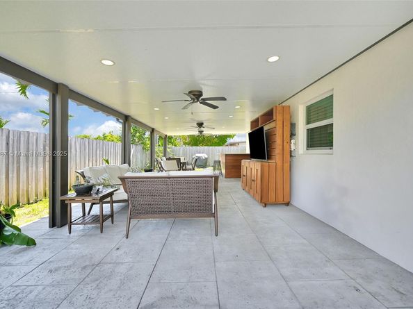 9491 SW 54th St, Miami FL 33165
