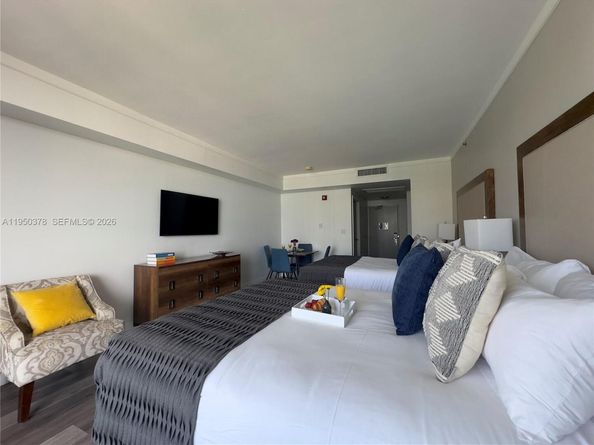 2889 Mcfarlane Rd 1409, Miami FL 33133