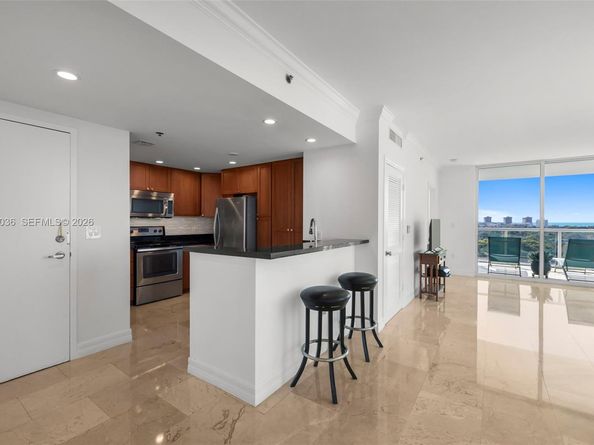 1401 SW 22nd St 1401, Miami FL 33145