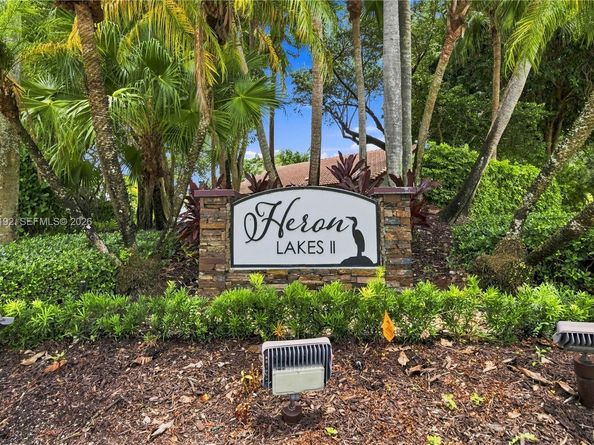 2083 Montpeliar, Weston FL 33326