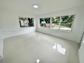 5740 Freedom St, Hollywood FL 33021