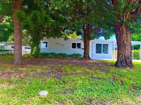 5740 Freedom St, Hollywood FL 33021