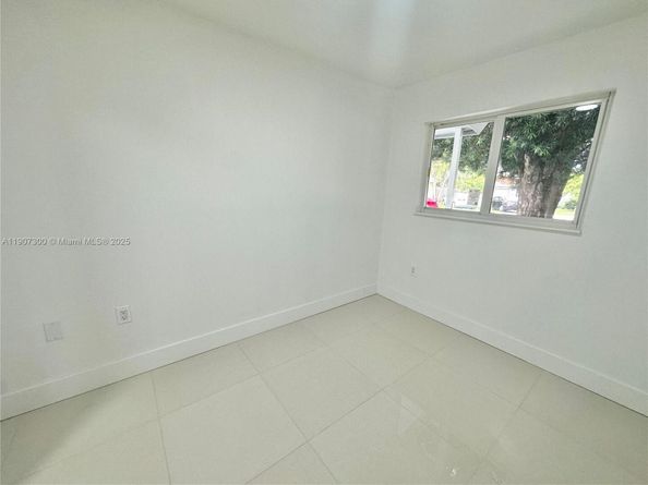 5740 Freedom St, Hollywood FL 33021