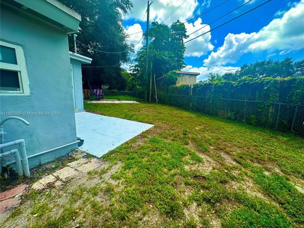 5740 Freedom St, Hollywood FL 33021