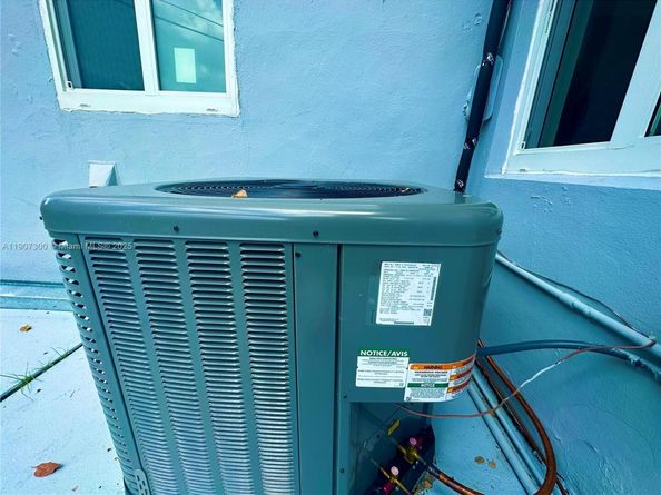 5740 Freedom St, Hollywood FL 33021