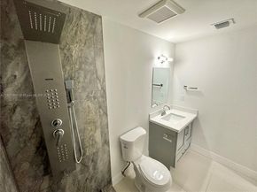 5740 Freedom St, Hollywood FL 33021