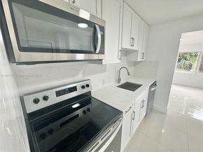 5740 Freedom St, Hollywood FL 33021