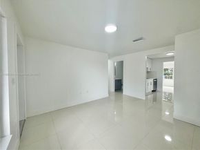 5740 Freedom St, Hollywood FL 33021