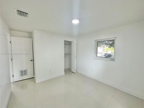 5740 Freedom St, Hollywood FL 33021