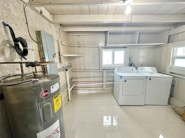 5740 Freedom St, Hollywood FL 33021