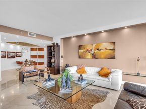 808 Brickell Key Dr 1808, Miami FL 33131