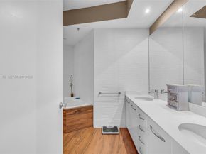 808 Brickell Key Dr 1808, Miami FL 33131