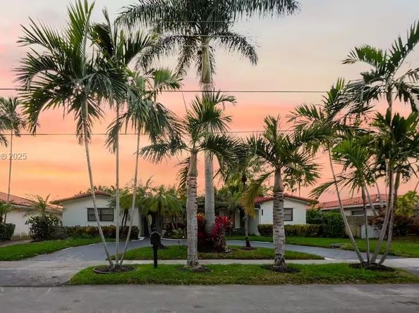 21250 NE 23rd Ave, Miami FL 33180