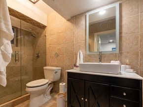 21250 NE 23rd Ave, Miami FL 33180