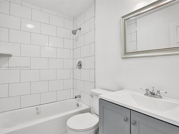 1608 NE 34st, Oakland Park FL 33334