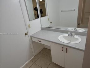 15201 SW 80th St 207, Miami FL 33193