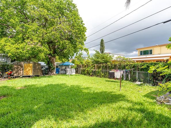 2331 NW 14th St, Miami FL 33125