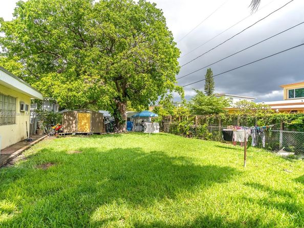 2331 NW 14th St, Miami FL 33125