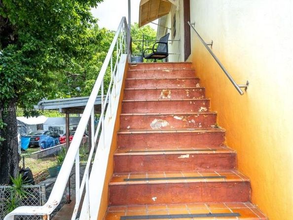 2331 NW 14th St, Miami FL 33125