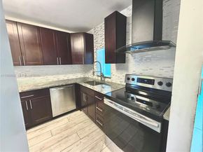3660 NE 166th St 301 +40' Deeded Dock, North Miami Beach FL 33160