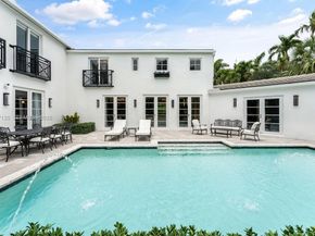 2887 Pine Tree Dr, Miami Beach FL 33140
