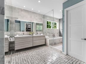 2887 Pine Tree Dr, Miami Beach FL 33140