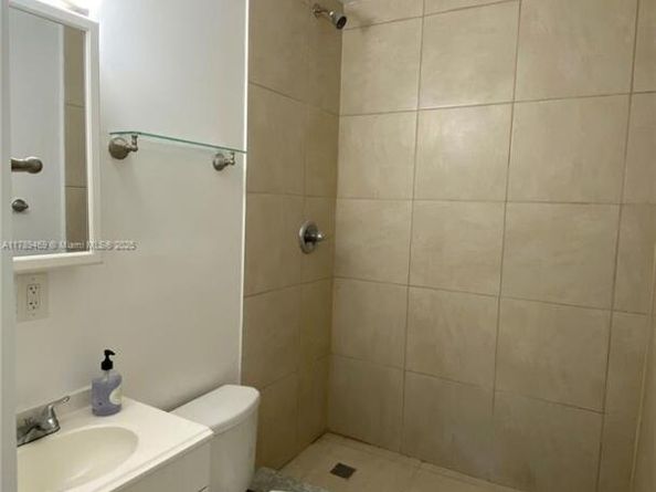 3058 NW 61st St, Miami FL 33142