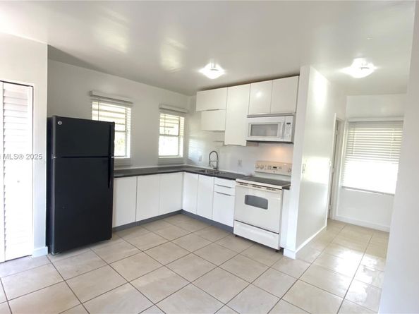 3058 NW 61st St, Miami FL 33142