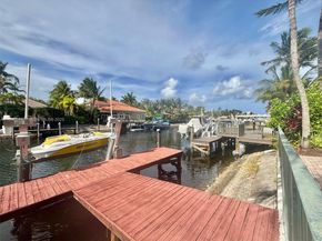 1141 Waterside Ln, Hollywood FL 33019