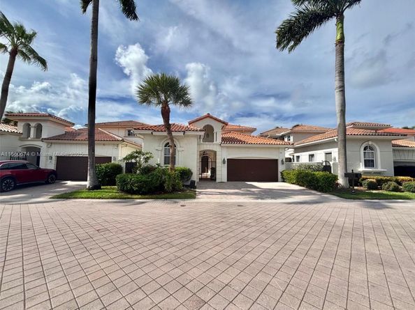 1141 Waterside Ln, Hollywood FL 33019