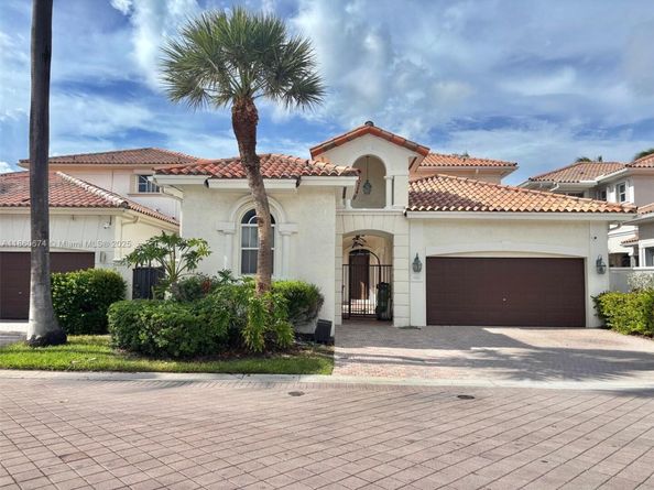 1141 Waterside Ln, Hollywood FL 33019