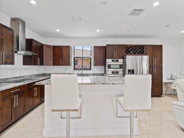 875 NW 97th Ct, Miami FL 33172