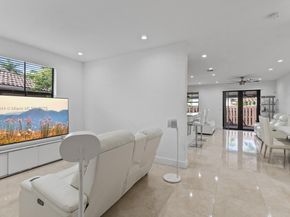 875 NW 97th Ct, Miami FL 33172