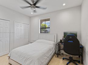 875 NW 97th Ct, Miami FL 33172