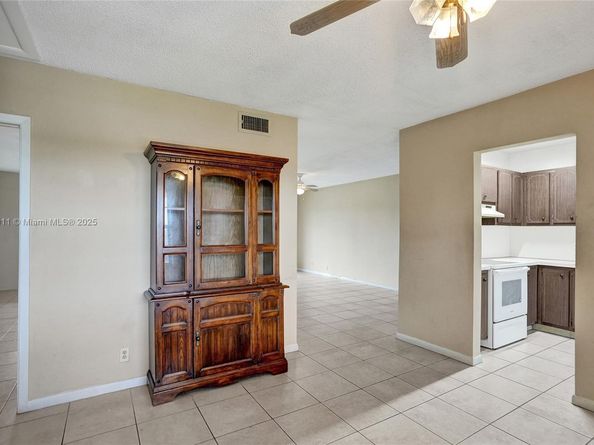 4731 NW 10th Ct 314, Plantation FL 33313