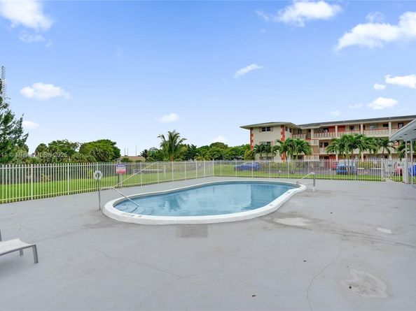4731 NW 10th Ct 314, Plantation FL 33313