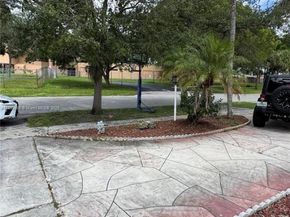 4390 NW 4th Ct, Coconut Creek FL 33066