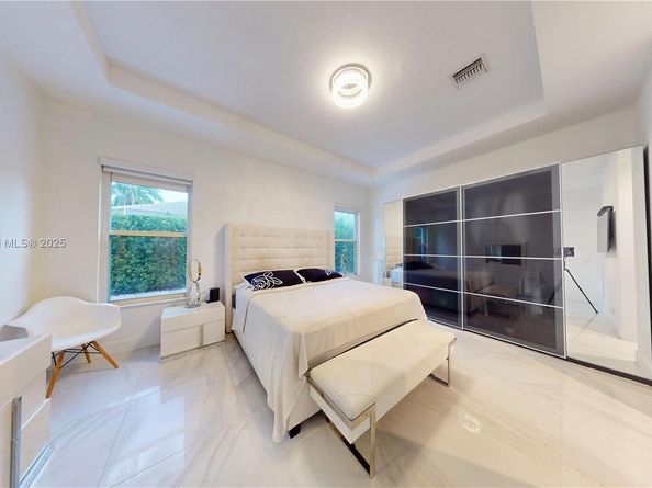 1946 Harbor View Cir, Weston FL 33327