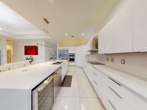 1946 Harbor View Cir, Weston FL 33327