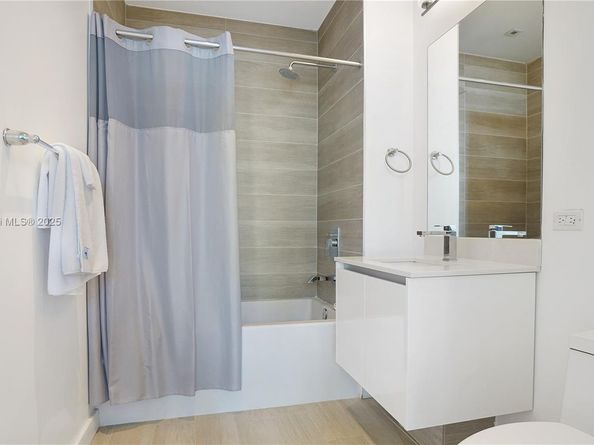 1600 SW 1st Ave 810, Miami FL 33129