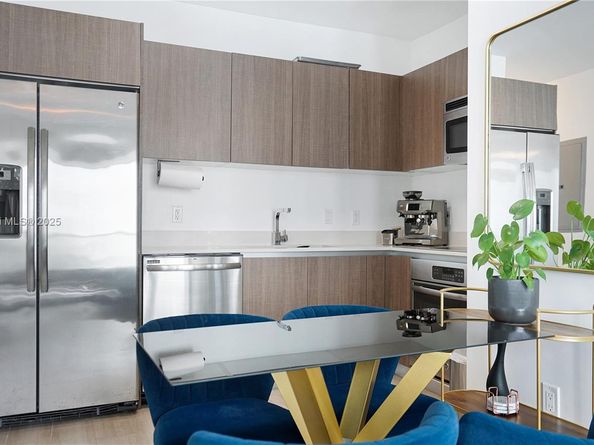 1600 SW 1st Ave 810, Miami FL 33129