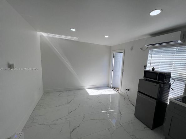 9674 NW 10th Ave, Miami FL 33150