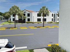 217 Lake Pointe Dr 202, Oakland Park FL 33309