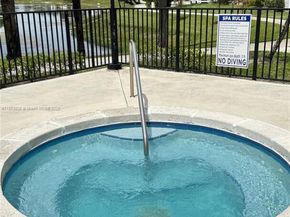 217 Lake Pointe Dr 202, Oakland Park FL 33309
