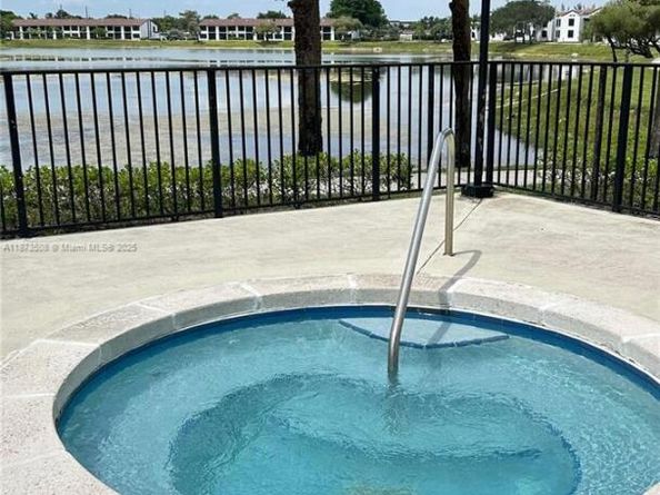 217 Lake Pointe Dr 202, Oakland Park FL 33309