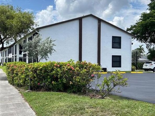 217 Lake Pointe Dr 202, Oakland Park FL 33309