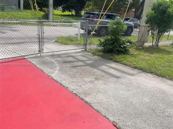 2141 NW 26th Ave, Fort Lauderdale FL 33311